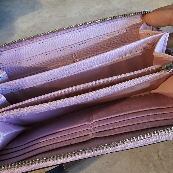 Coach Wallet - Picture 6 of 7